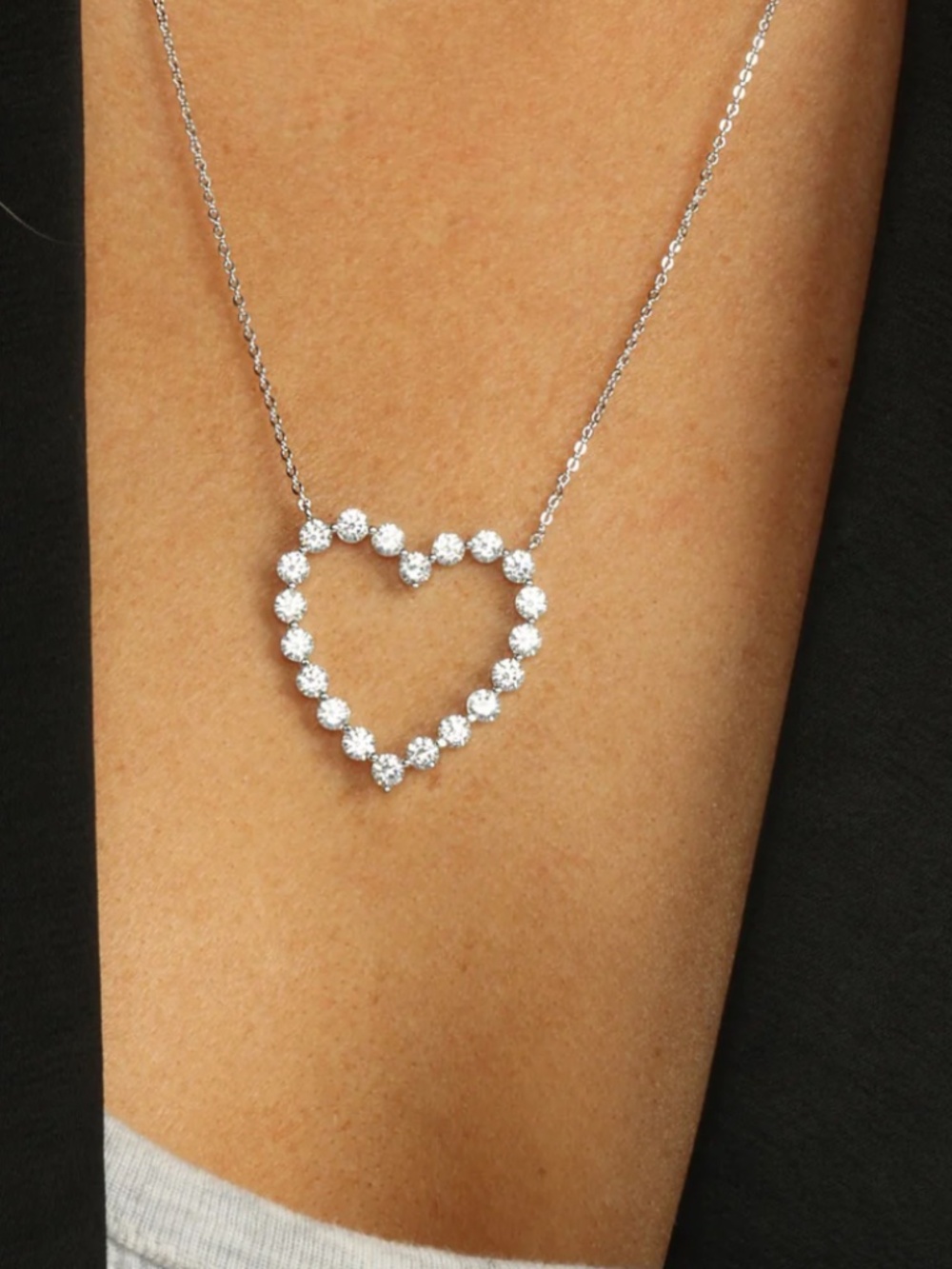 NWT Melinda Maria She's An Icon Heart Necklace Silver/White Diamondettes - Picture 5 of 5